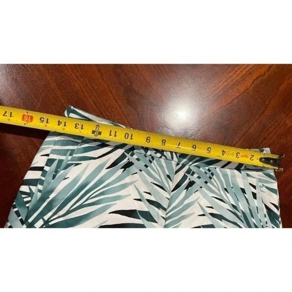 White House Black Market Tropical Palm Print Shorts‎ Size 0 Short Resort